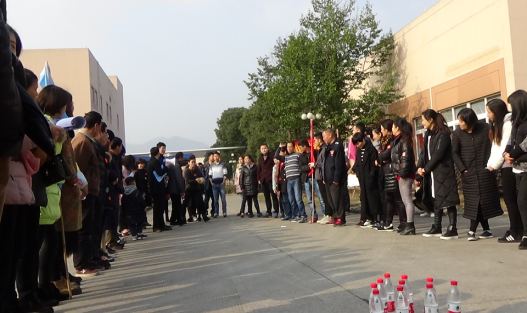 老桐君进行第二届趣味活动会-contene3.png